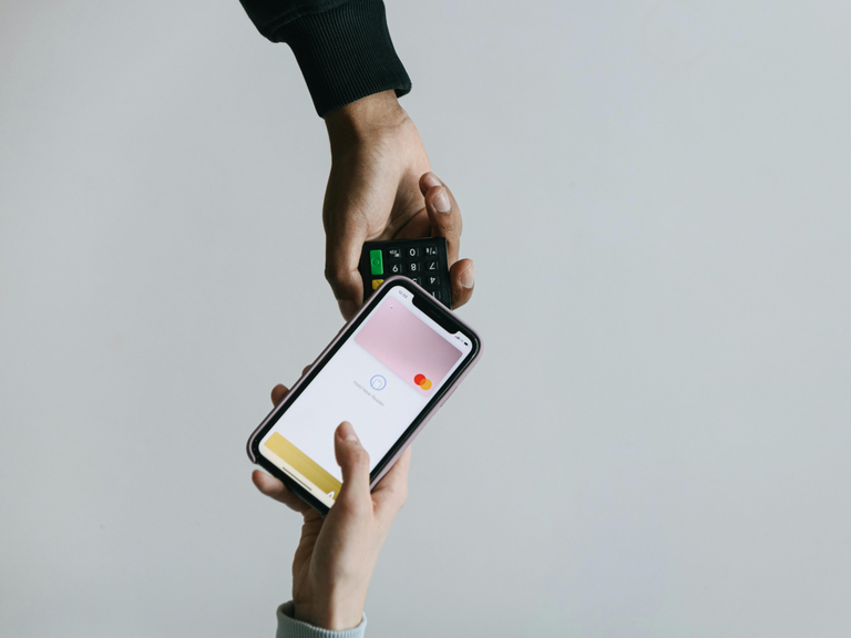 Shopify POS: Everything You Need to Know for 2024